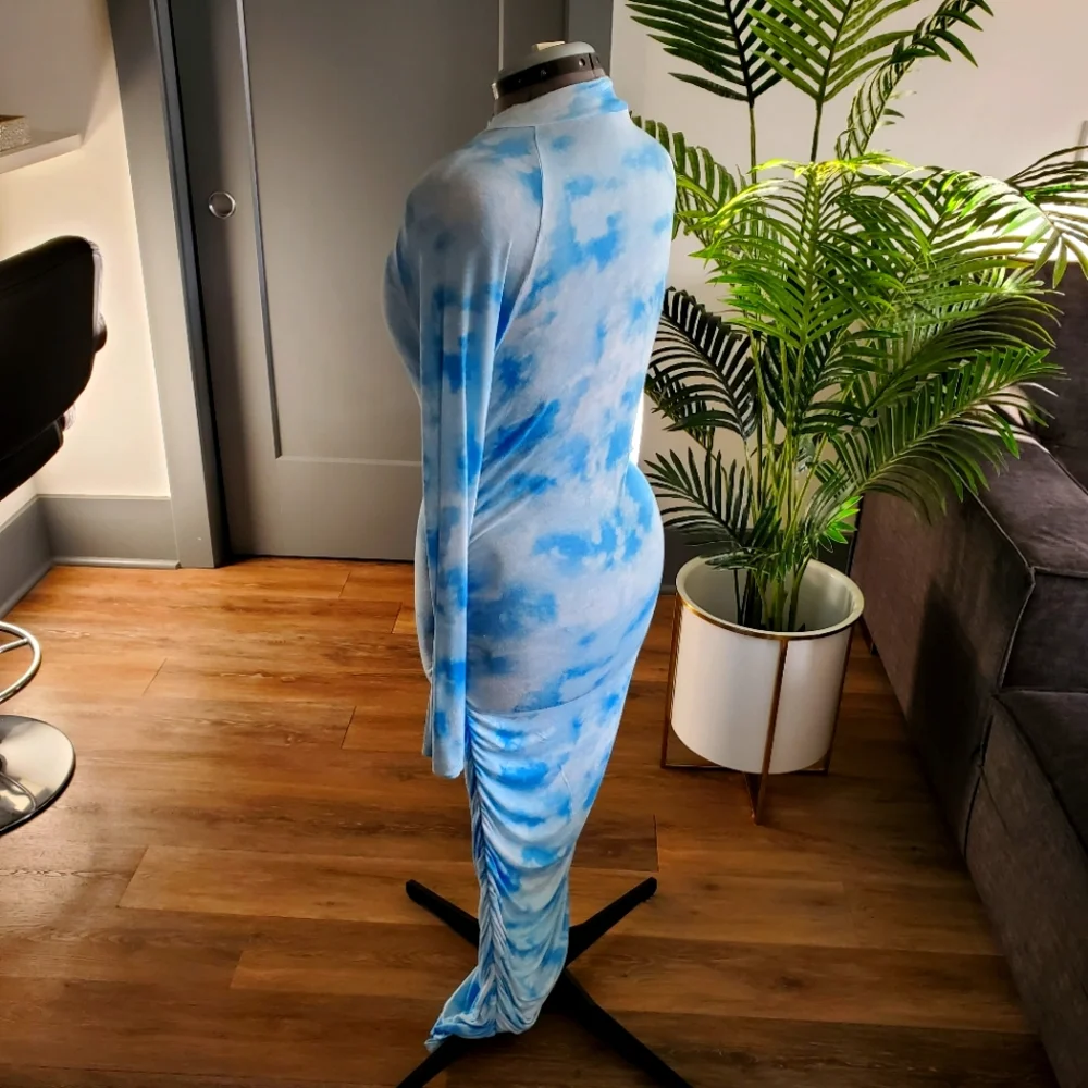 Fashion Nova Want To Be Me Tie Dye Maxi Dress Size XL Blue - Picture 2 of 4